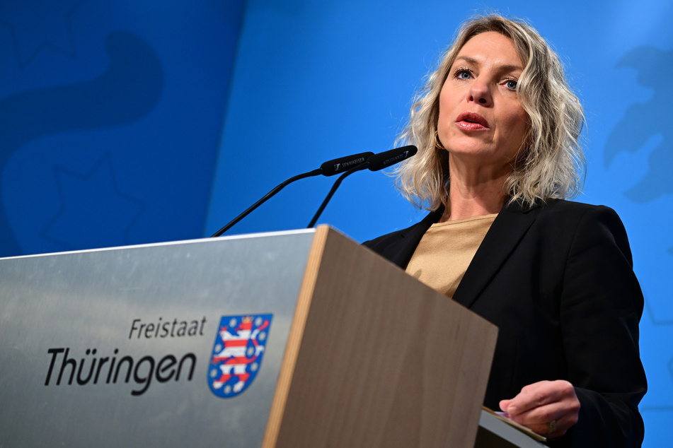 Thüringens Infrastrukturministerin Susanna Karawanskij (43, Linke) bezeichnete das Förderprogramm als unkompliziertes und schnelles Verfahren.