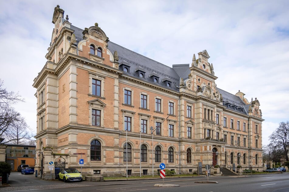 Das Verfahren wegen sexuellen Missbrauchs von Schutzbefohlenen fand am Amtsgericht Zwickau statt.