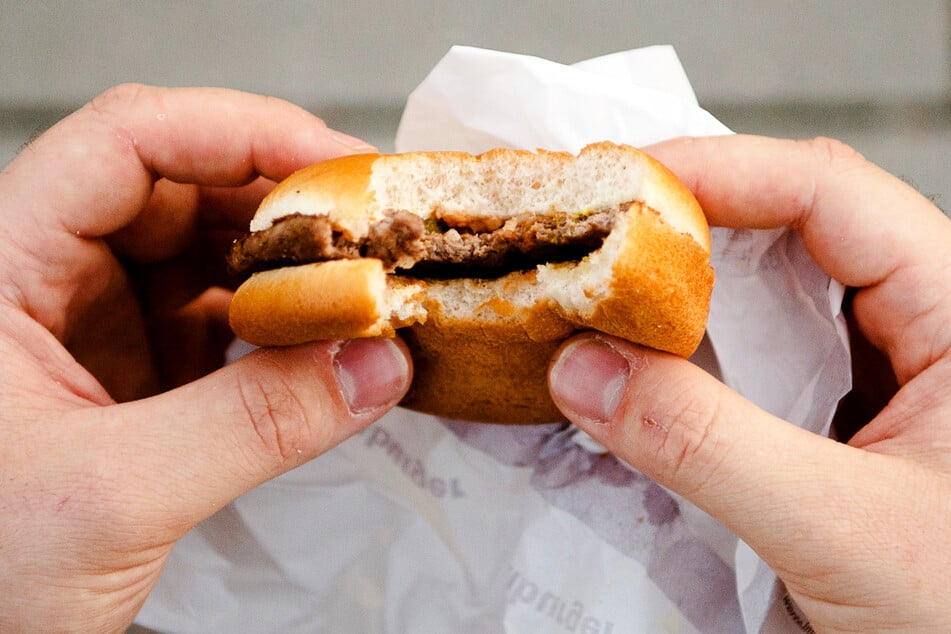 Mitarbeiter von Berliner Fast-Food-Restaurant unterschlägt 152.000 Euro
