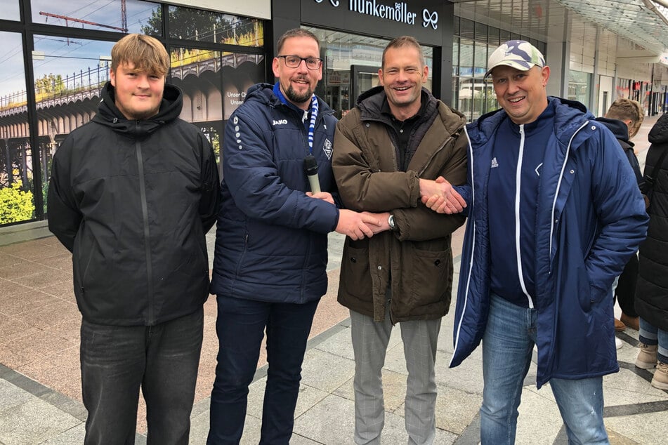 Center-Manager Thomas Stoyke (2.v.r.) und Vereinsmitglieder freuten sich über das gelungene Turnier.