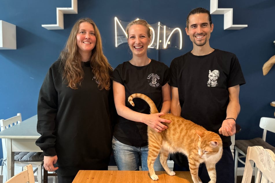 Sandra (v.l.n.r.), Rilana (Lani) und Sören sind das dreiköpfige Führungsteam des "Katers Köök".