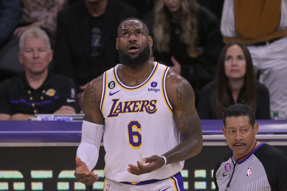 LeBron James' 23 points were not enough for the Lakers, who face a clean sweep.