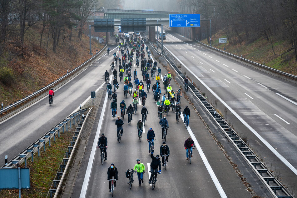 Am Samstag wollen in Hamm Gegner des Autobahn-Lückenschlusses zwischen Werl und Hamm durch die Stadt radeln. (Symbolbild)