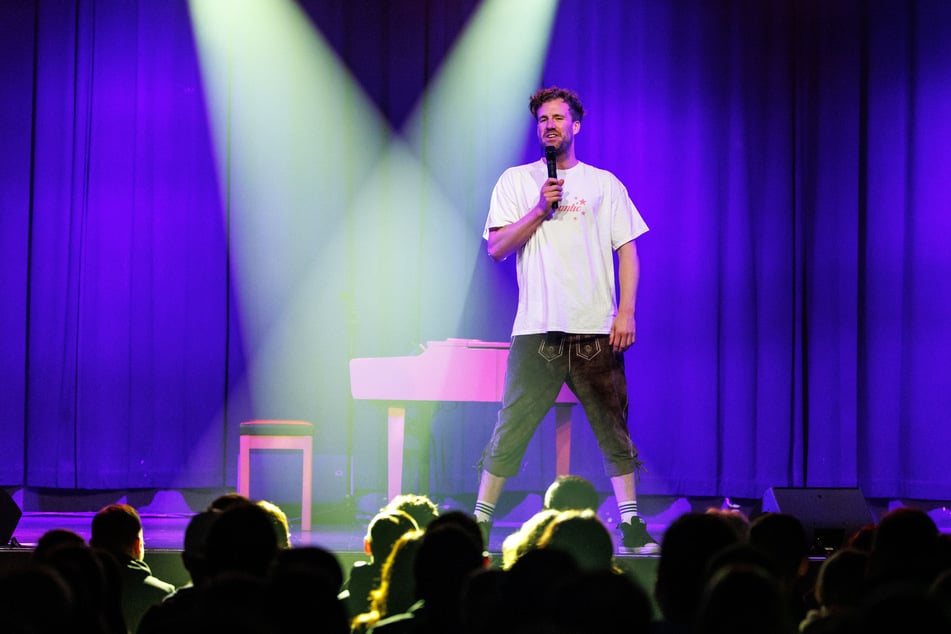 Der Comedian hat sich hinsichtlich seiner Hochzeit wohl auf einem Konzert verplappert.