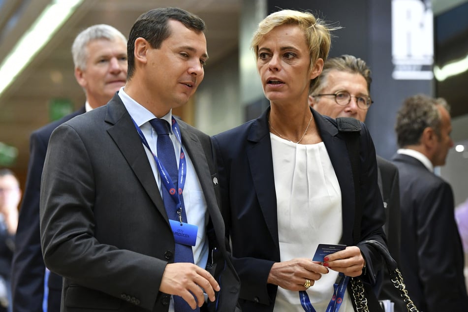 Kevin Lamour (46, l.) muss nach der Kritik an FIFA-Präsident Gianni Infantino seinen Hut nehmen.
