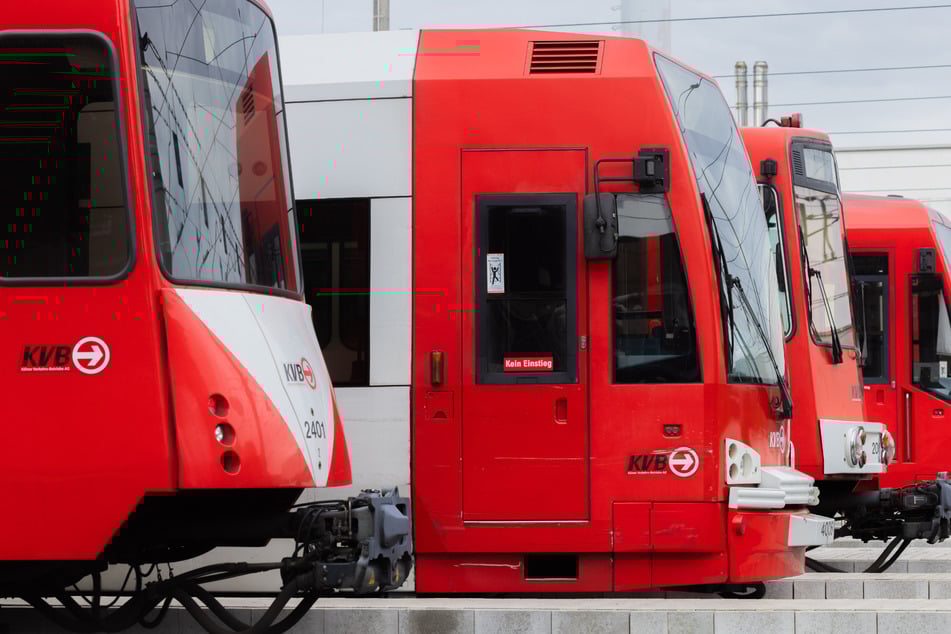 Die Ekel-Tat hat sich am frühen Morgen des 16. Februars in einer Kölner Straßenbahn ereignet. (Symbolbild)