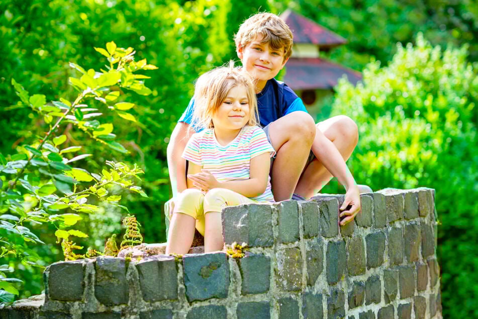 Jetzt schon für den Sommer vorsorgen: Mit den Kids Smartwatches der Telekom sind Kinder draußen sicher unterwegs.