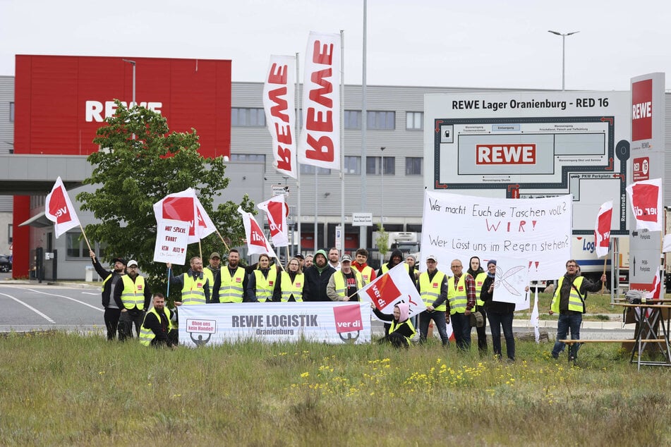 Verdi verlangt für die mehr als 53.000 Beschäftigten eine Steigerung der Löhne.