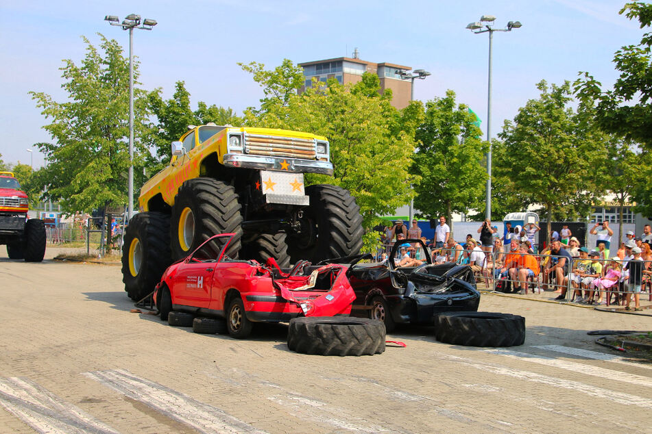 Diese Show rund um die U.S. Monster-Trucks raubt wirklich jedem den Atem.