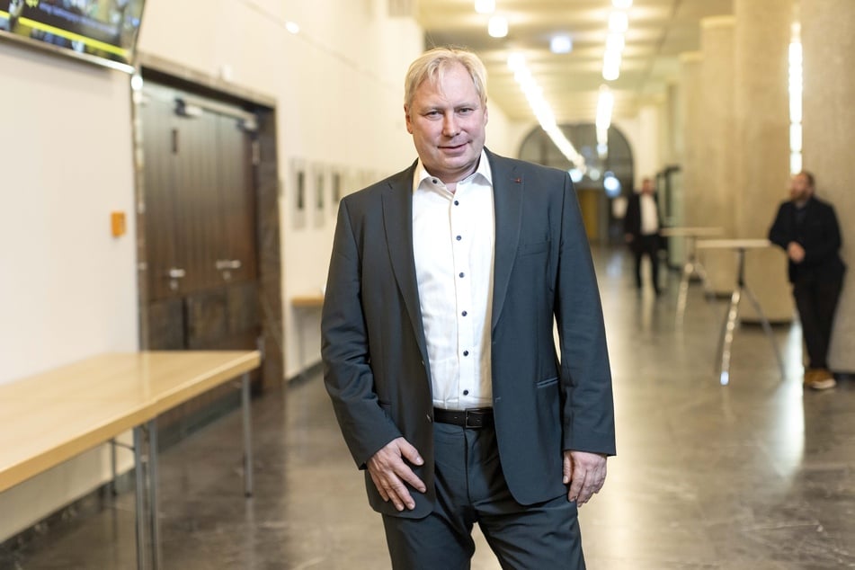 CDU-Stadtrat Matthias Dietze (51) betonte: Die schwarz-rot-goldene Flagge wurde aus einer Freiheitsbewegung heraus geboren.