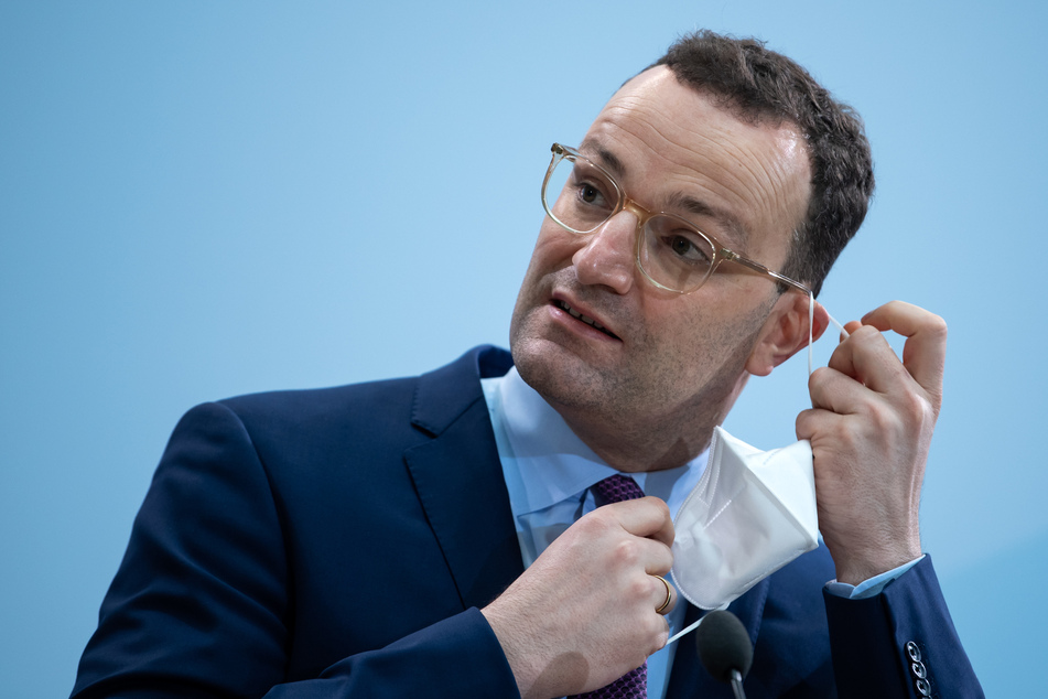 Warnung vor "völlig untauglichen" Schutzmasken der Bundesregierung