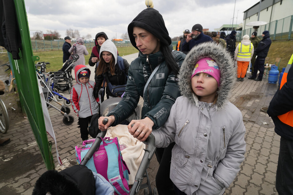 Millionen von Menschen müssen wegen der russischen Invasion aus der Ukraine fliehen, viele von ihnen kommen in Polen an.
