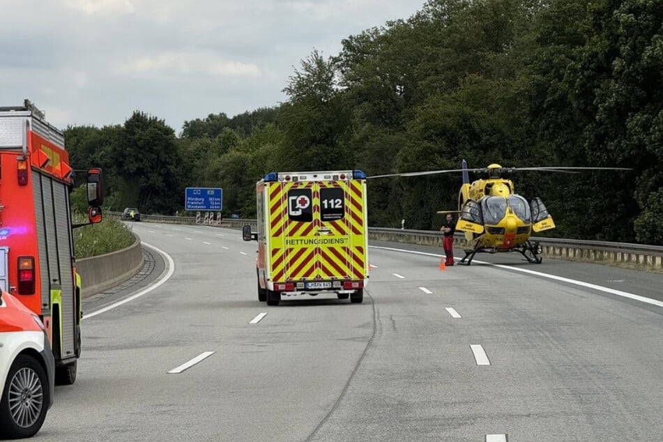 Auch ein Rettungshubschrauber kam infolge des schweren Unfalls auf der A3 zum Einsatz.