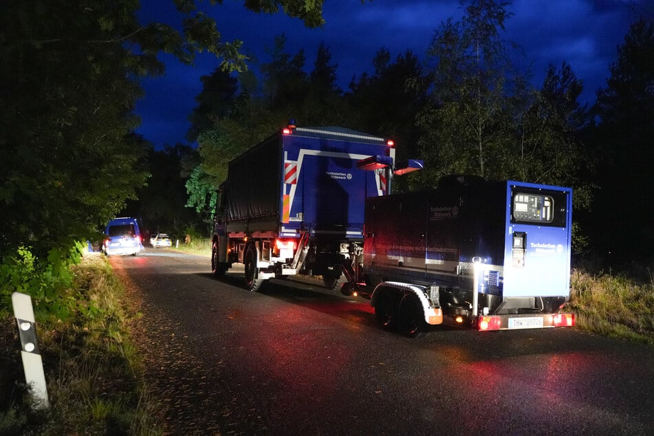 Insgesamt 380 Einsatzkräfte beschäftigten sich mit der Sprengstoffsuche in Sachsen.