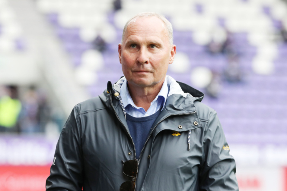 Veilchen-Boss Leonhardt muss bei der Bewältigung der finanziellen Einbußen durch die Corona-Krise einen kühlen Kopf bewahren.
