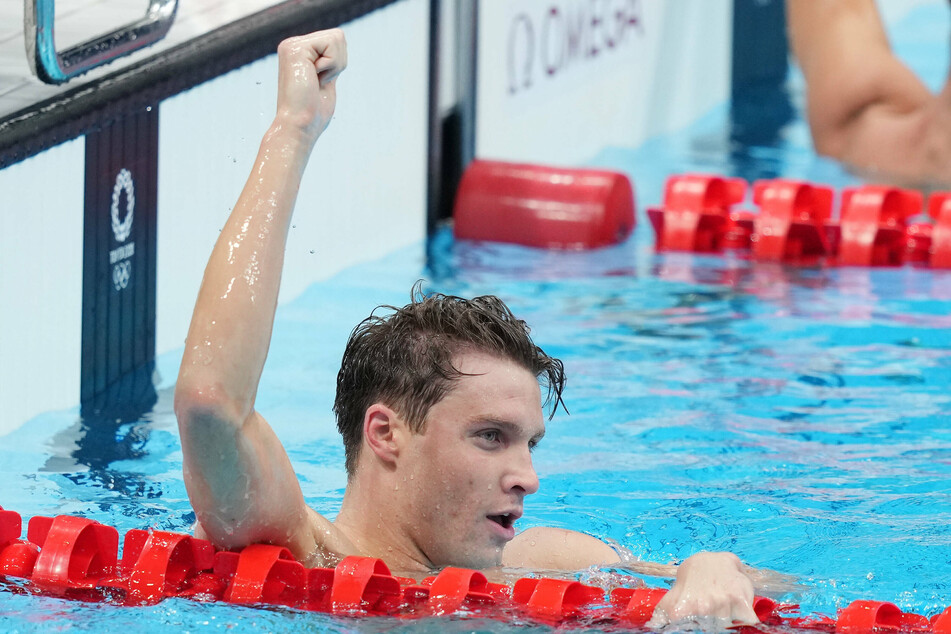 Bobby Finke of the USA won another gold medal on Sunday in the men's 1500-meter freestyle