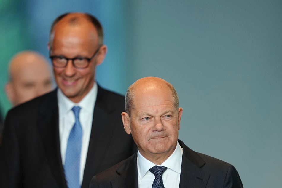 Olaf Scholz (66, SPD) statt Friedrich Merz (69, CDU): In einer Pressemitteilung tauchte der Sozialdemokrat plötzlich als Bundeskanzler auf.