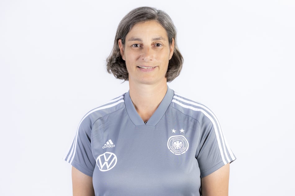 Sowohl für den DFB als auch für den SHFV brachte Bernhard die Entwicklung des Frauenfußballs voran.