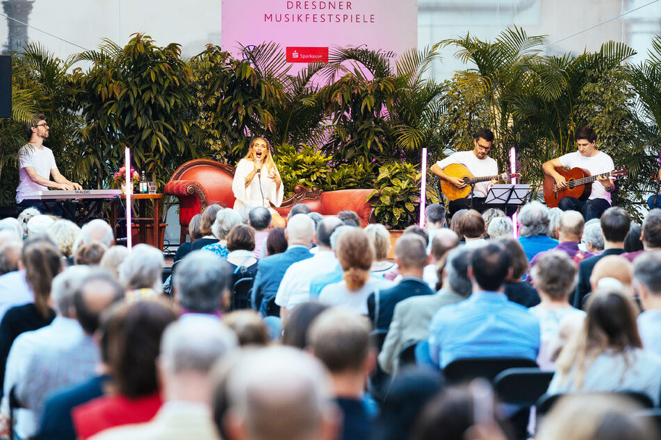 Freitagabend gab's bei den Dresdner Musikfestspielen Fado im Stallhof.