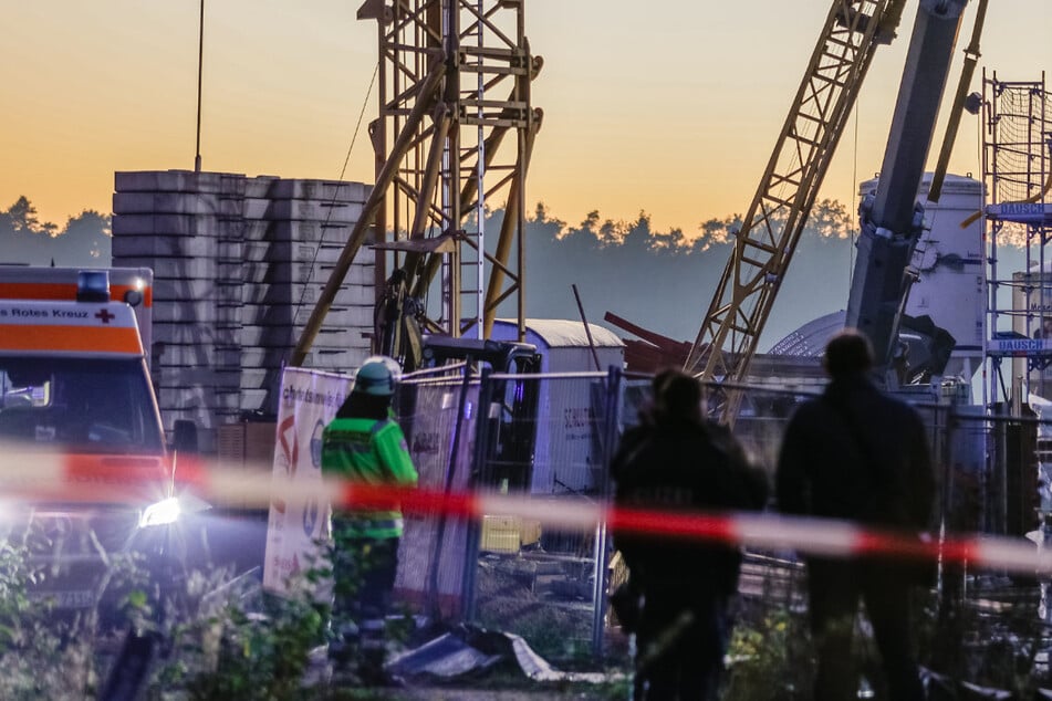 Tödlicher Unfall auf Baustelle: Arbeiter (†50) von Kran erschlagen