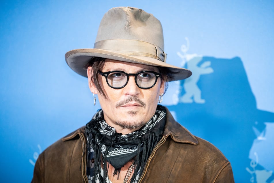 Johnny Depp (62) stellt seine Kunstwerke ab dem 24. April in Hessen aus.