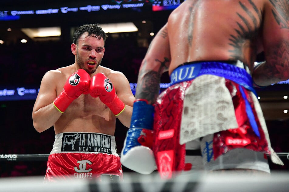 Julio Cesar Chavez Jr. (l.) squares up against Jake Paul at Honda Center in Anaheim, California, on June 28, 2025.