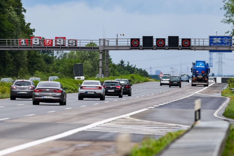 Laut Angaben des ADAC kam es am Pfingstsamstag zu keinem außergewöhnlich hohen Stau-Aufkommen in NRW. (Symbolfoto)