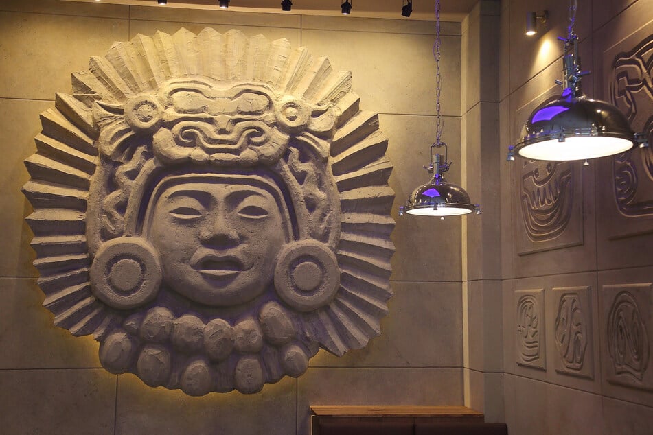 Mit opulenten Wandreliefs schmückte "nm interieur" das "Enchilada" aus.