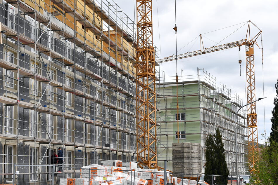 In Sachsen wird fleißig gebaut. Doch nicht jeder kann sich die teure Neumiete leisten. Die Mietpreisbremse soll das ändern.