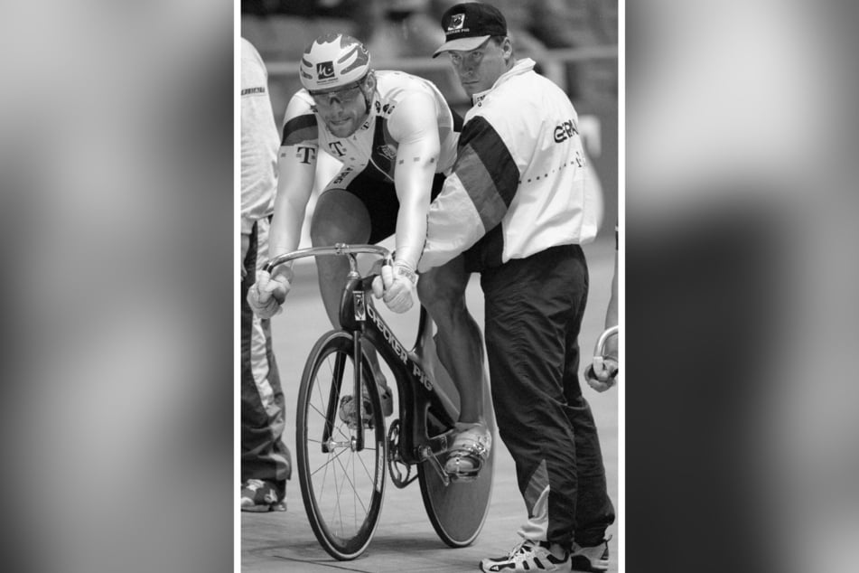 Michael Hübner (†65, l.) bei der Rad-WM 1996 in Manchester mit Trainer Karsten Schmalfuß.