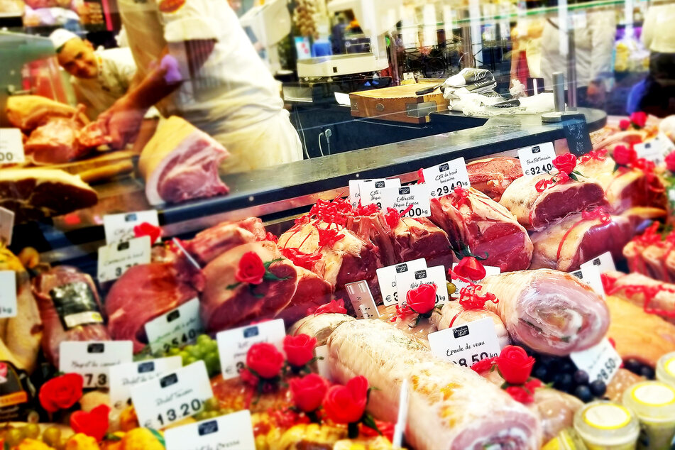 Der Einbrecher aß allerhand Wurst und Fleisch. (Symbolbild)