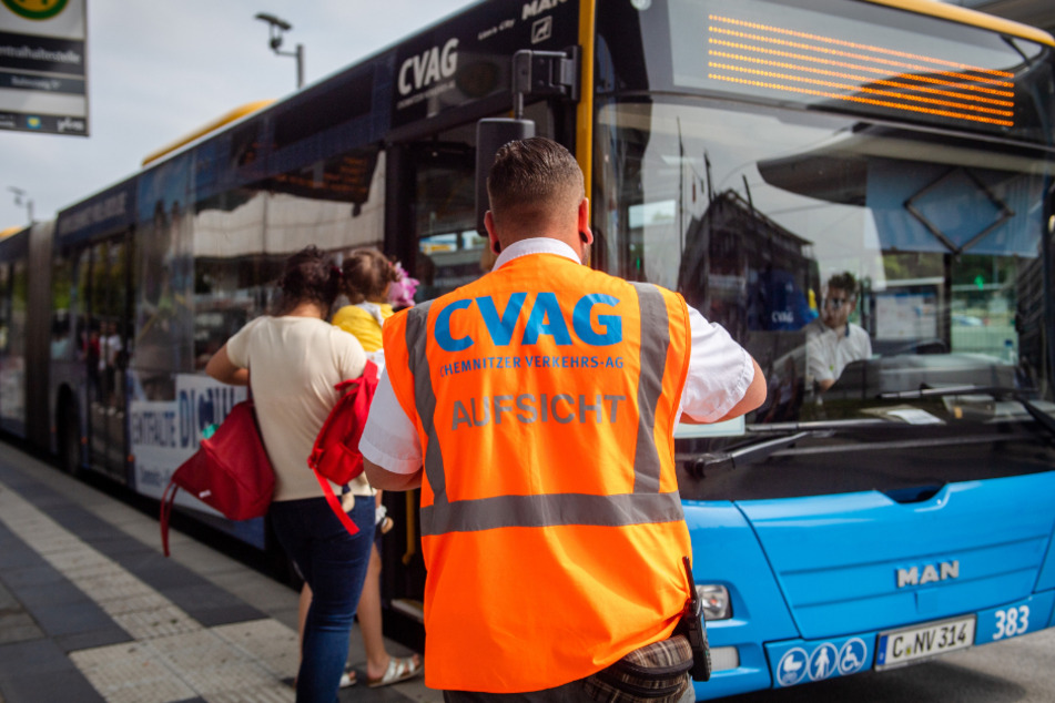 Machen zur Not vom Hausrecht Gebrauch: Bei Bedeckungs-Verweigerung können die CVAG-Mitarbeiter durchgreifen.