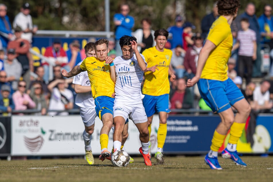 Viel passierte in der ersten halben Stunde nicht. Luckenwalde machte der Lokschen auf einem holprigen Platz das Leben durchaus schwer.
