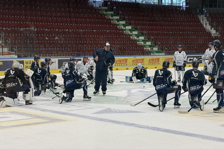 Eislöwen-Coach Bo Subr (46, M.) hat die Qual der Wahl. Wen kürt er aus dem Kreis seiner Spieler zum Kapitän?