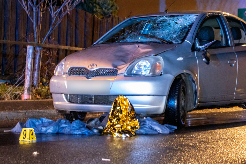 Tragischer Unfall kurz vor Weihnachten im Erzgebirge: Fußgänger von Toyota erfasst