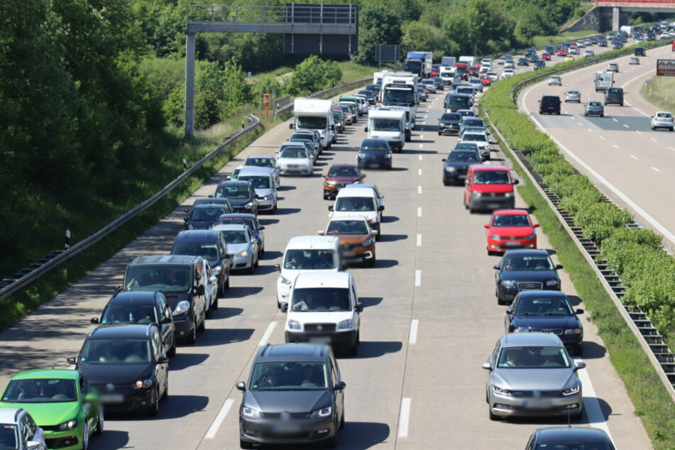 Mega-Stau auf A4 bei Chemnitz!