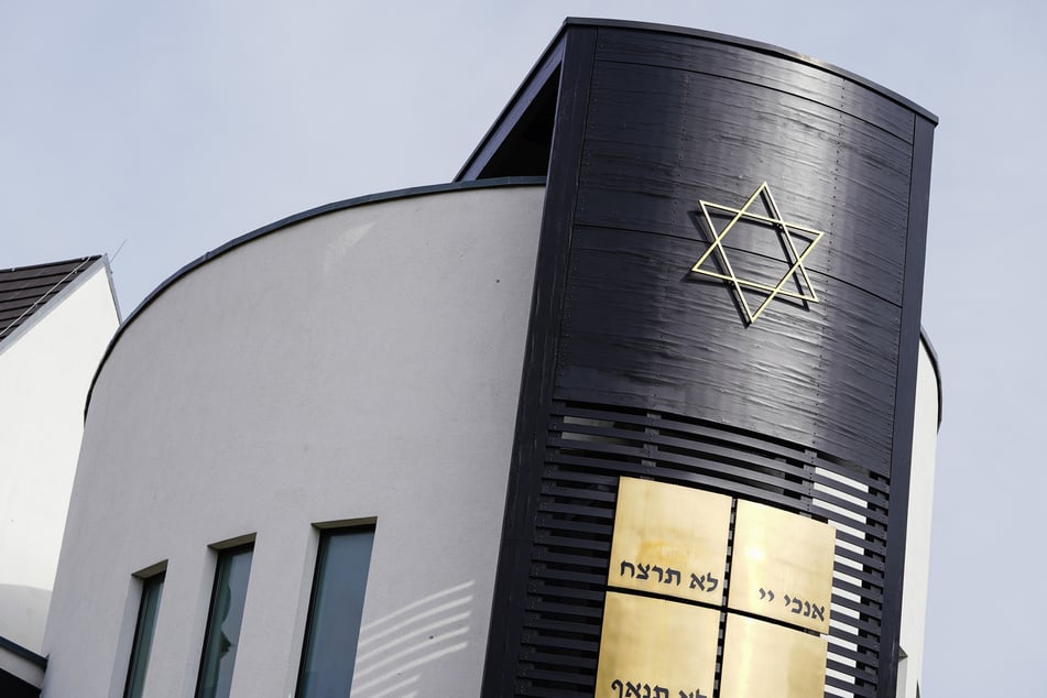 Anschläge auf jüdische Gebäude in NRW: Anwalt schießt scharf gegen Ermittler