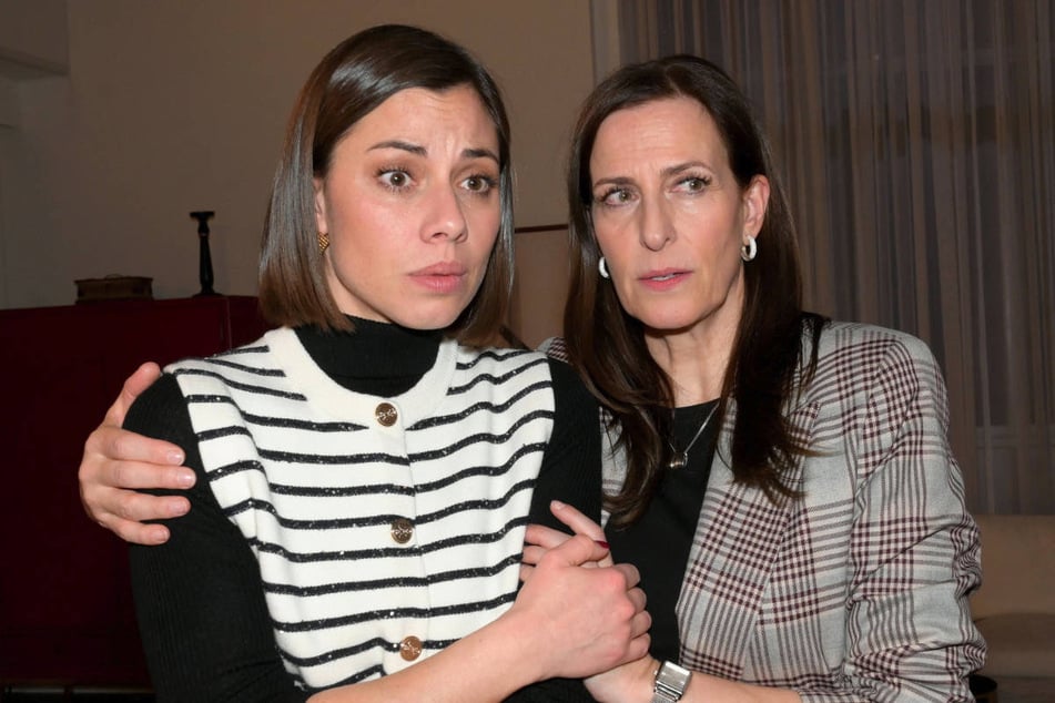 Auch Matilda (l.) und Katrin fürchten um ihr Leben.