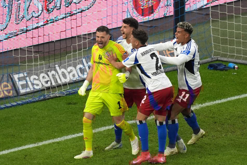 Daniel Heuer Fernandes (32) muss sich nicht dem Konkurrenzkampf mit René Adler (40) stellen.