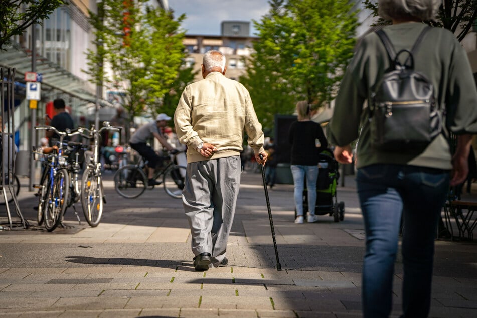 "Spürbare Erhöhung": Renten sollen im Jahr 2023 steigen!