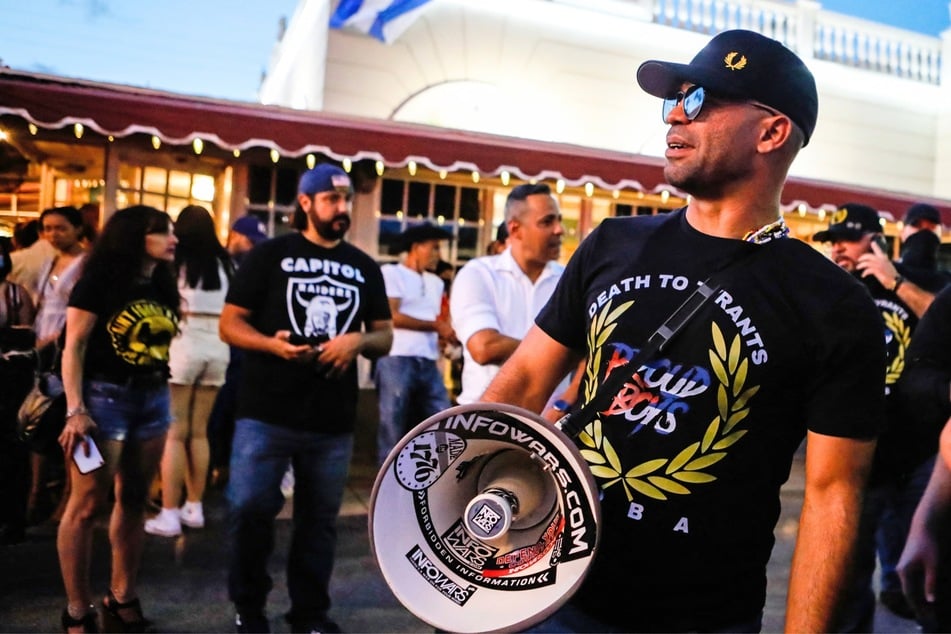 Washington DC police officer convicted for tipping off Proud Boys leader of impending arrest