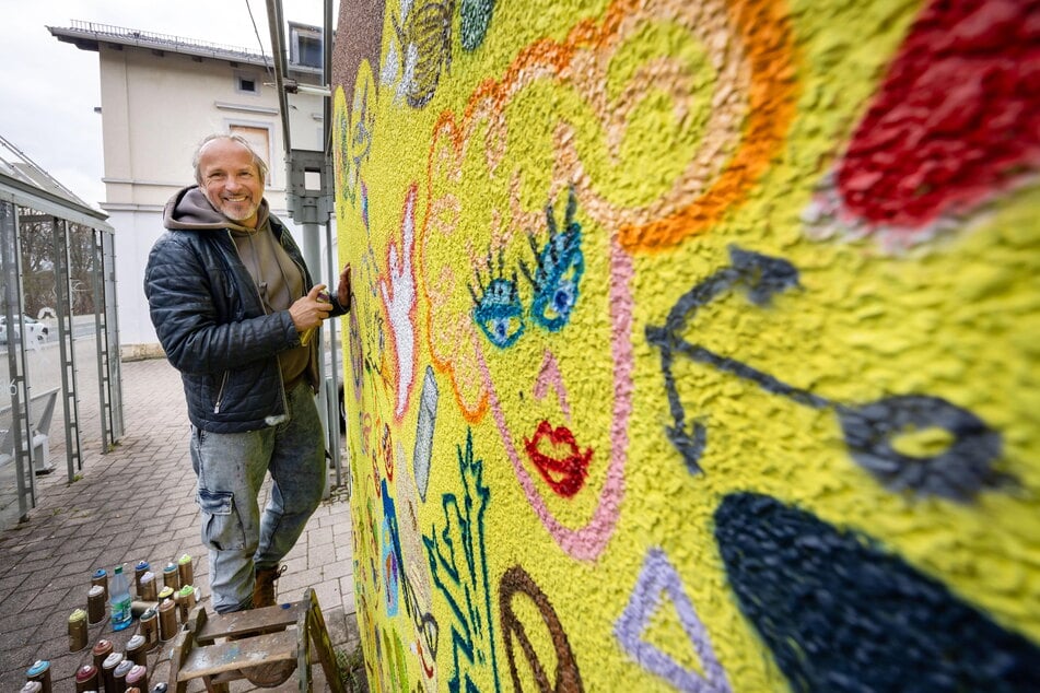 Tasso alias Jens Müller (58) ist seit Jahrzehnten ein gefragter Künstler in der Street-Art-Szene und verschönert Städte mit seinen Graffiti.