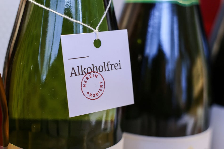 Das Verfahren des Alkoholentzugs aus dem Wein ist äußerst aufwendig.