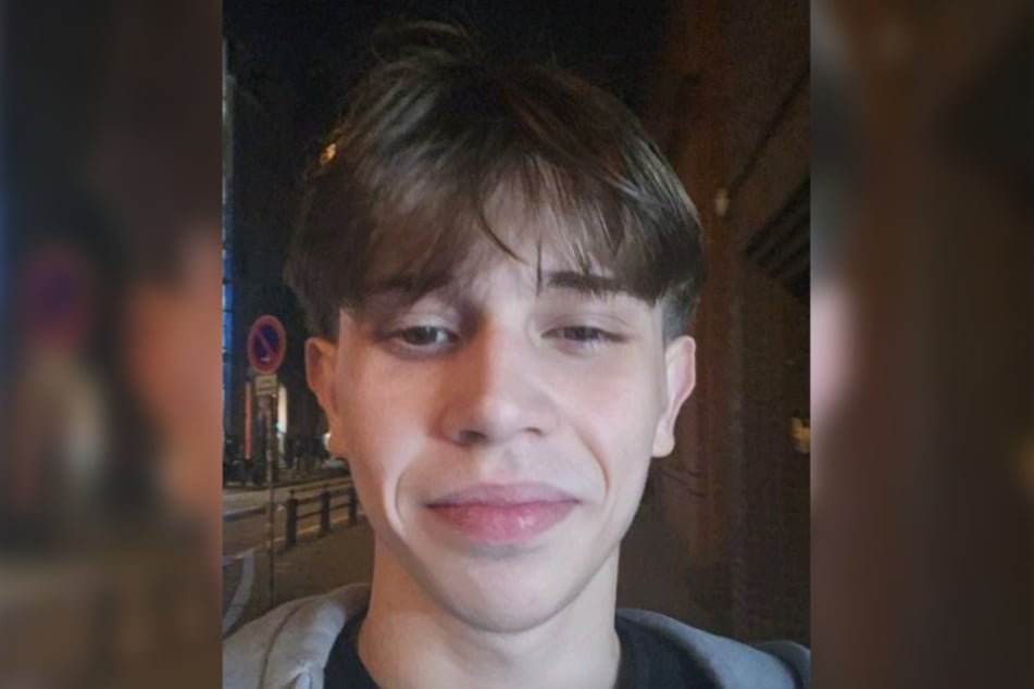 Mit diesem Lichtbild sucht die Polizei nach einem Mann, der Anfang August einen CSD-Teilnehmer in einen Hinterhalt lockte.
