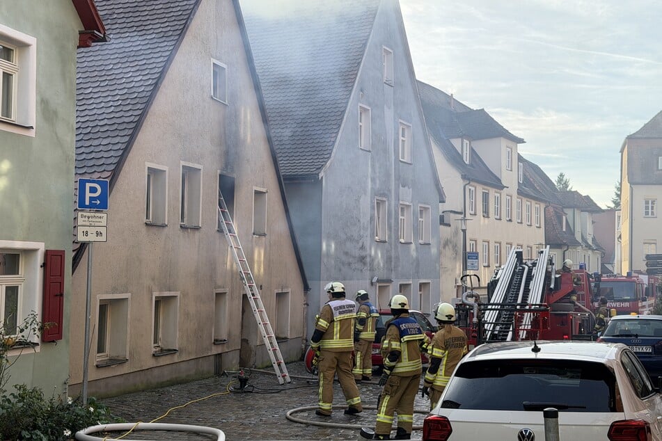 Der Anbau eines Wohnhauses geriet in Brand.