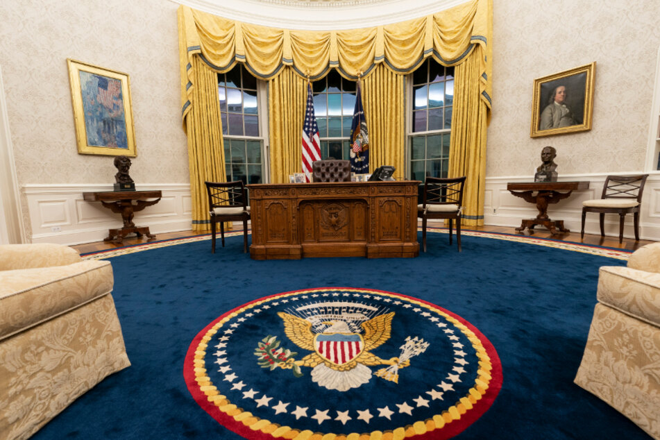 Das Oval Office im Weißen Haus ist für den ersten Tag der Amtszeit von US-Präsident Biden neu dekoriert.