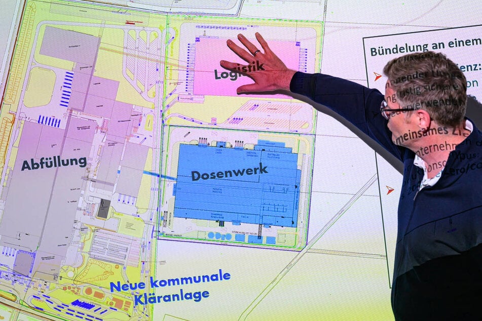 Das neue Dosenwerk und eine große Logistikhalle sollen direkt neben der bereits bestehenden Abfüllanlage errichtet werden.