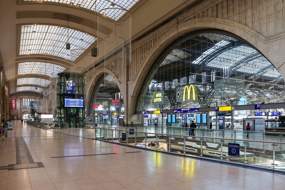 Leipzig: 19 Verletzte: Jugendliche liefern sich Schlägerei im Leipziger Hauptbahnhof