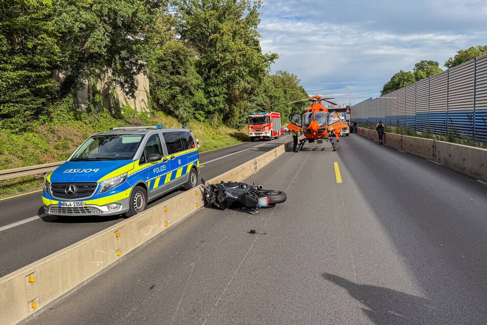 Nach einem Unfall auf der A555 bei Wesseling musste die Autobahn zeitweise voll gesperrt werden.