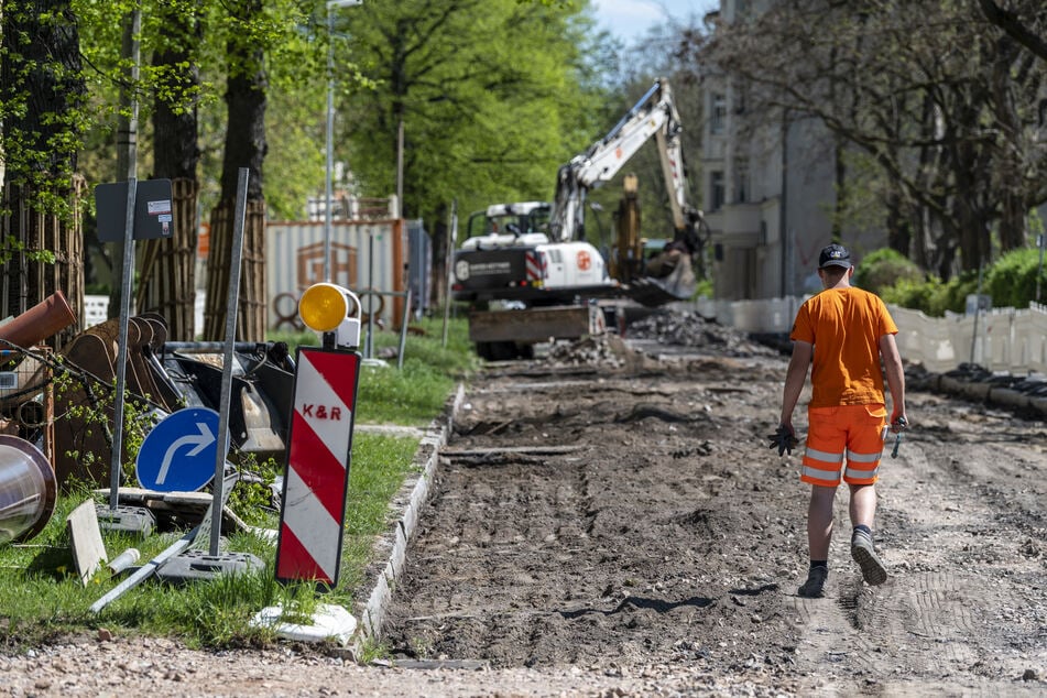 Die Straßenbaustelle auf der Vetterstraße zwischen Fabriciusstraße und Gutenbergstraße ist eine von 450 Baustellen im Stadtgebiet.